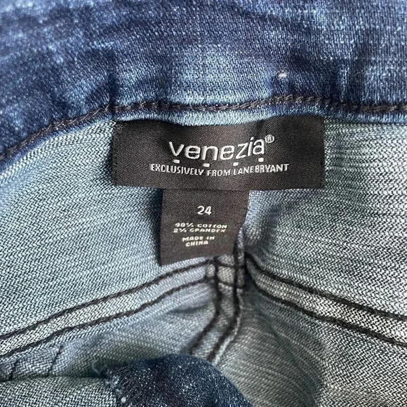 CLEARANCE! Venezia Lane Bryant Denim Blue Jean Shorts Plus Size 24 GUC! - Picture 5 of 6
